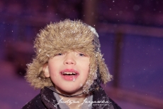 Dziecięca plenerowa zimowa sesja zdjęciowa